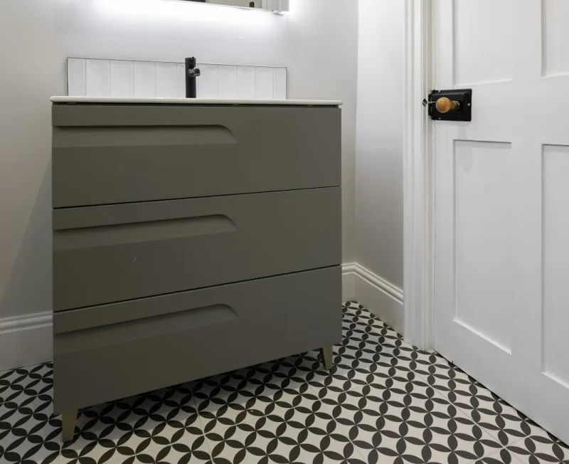bathrooom tile floor install